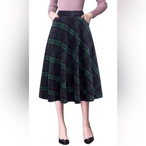 Blackwatch Plaid midi skirt elastic waist size small